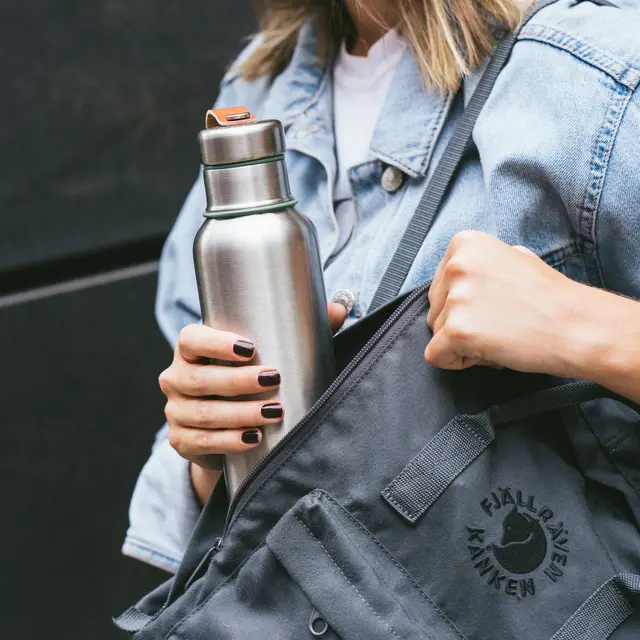 Termoflaske Black+Blum Ins Water Bottle 750 ml Olive 